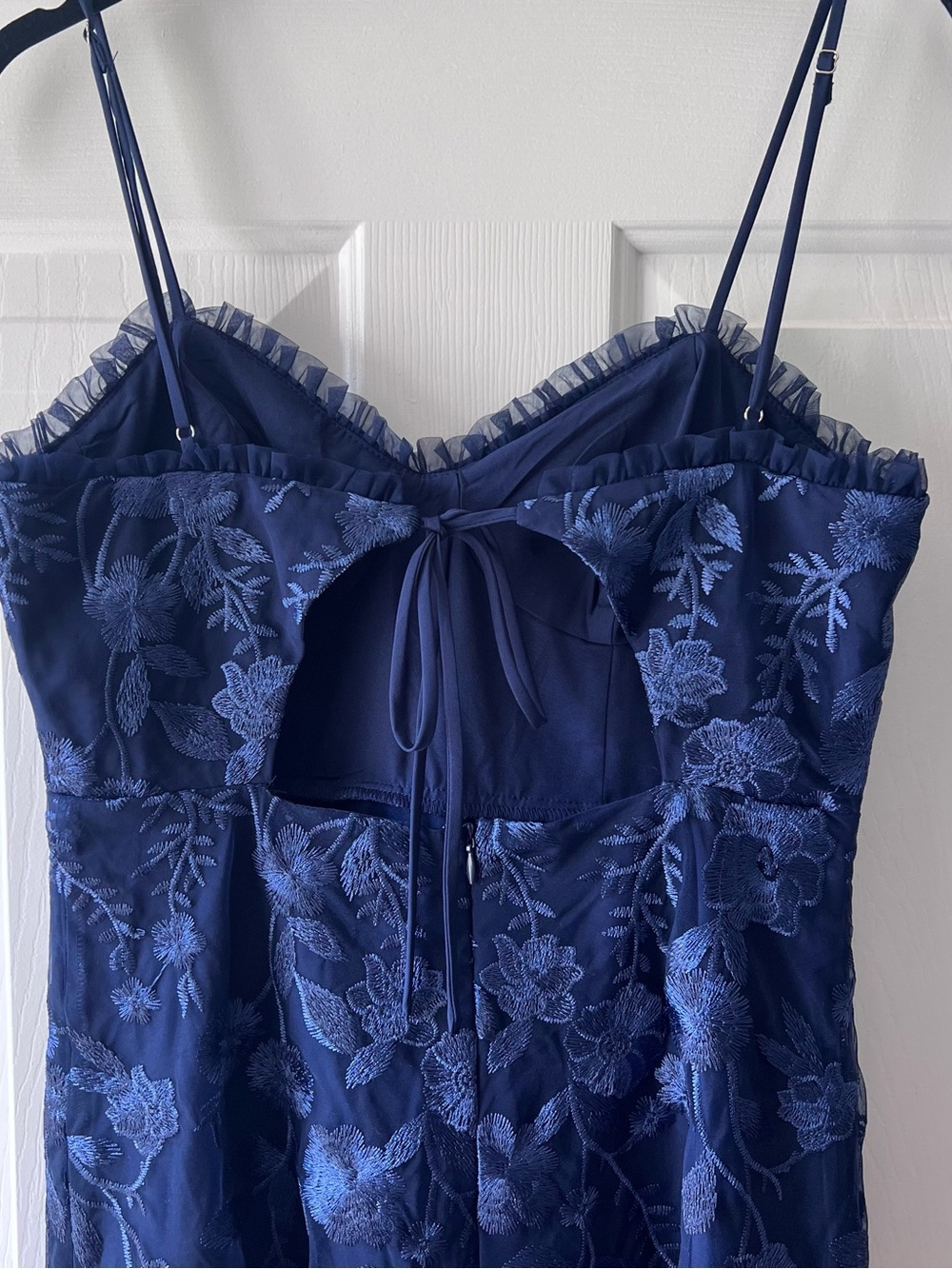 Lulu’s Navy Floral Embroidered Mesh Midi Dress M - Picture 8 of 13